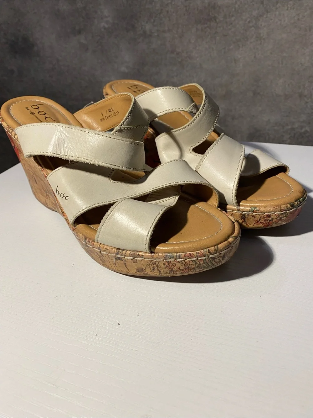 b.o.c. Born Concept Floral Cork Wedge Sandals Women's Size 9 M Off White Ivory